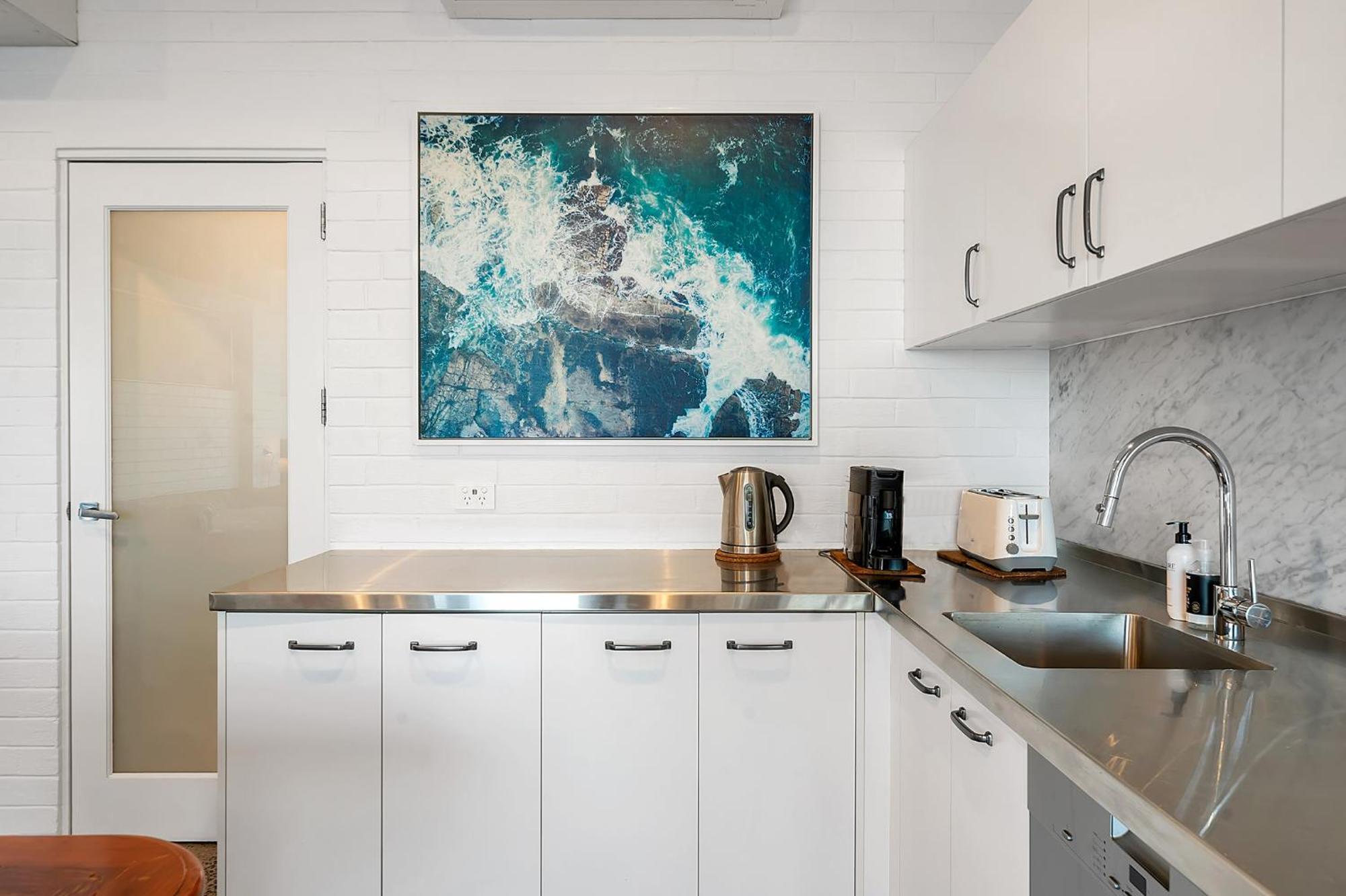 Upscale Cliffside Studio With Ocean Views North Bondi Sidney Exterior foto