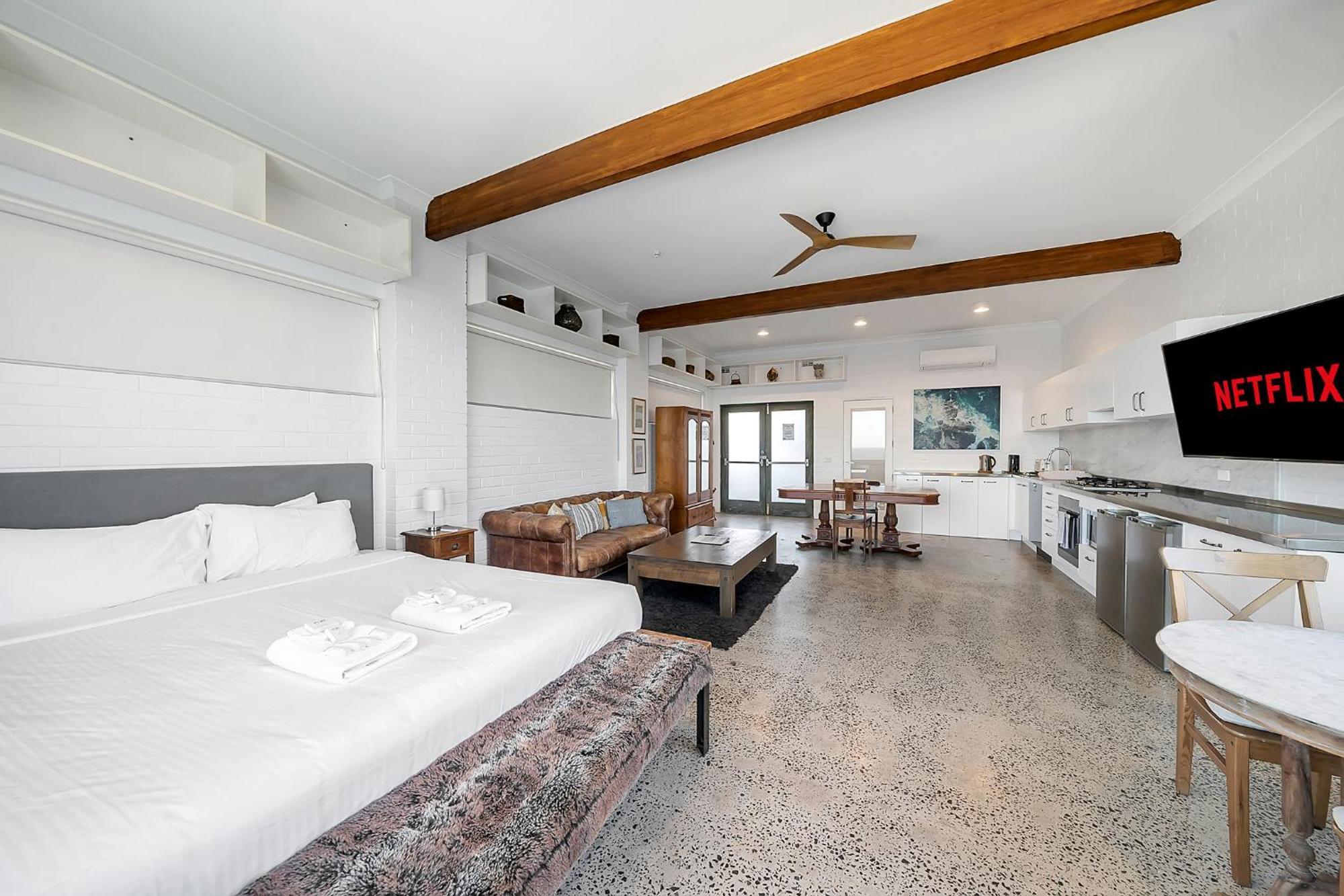 Upscale Cliffside Studio With Ocean Views North Bondi Sidney Exterior foto