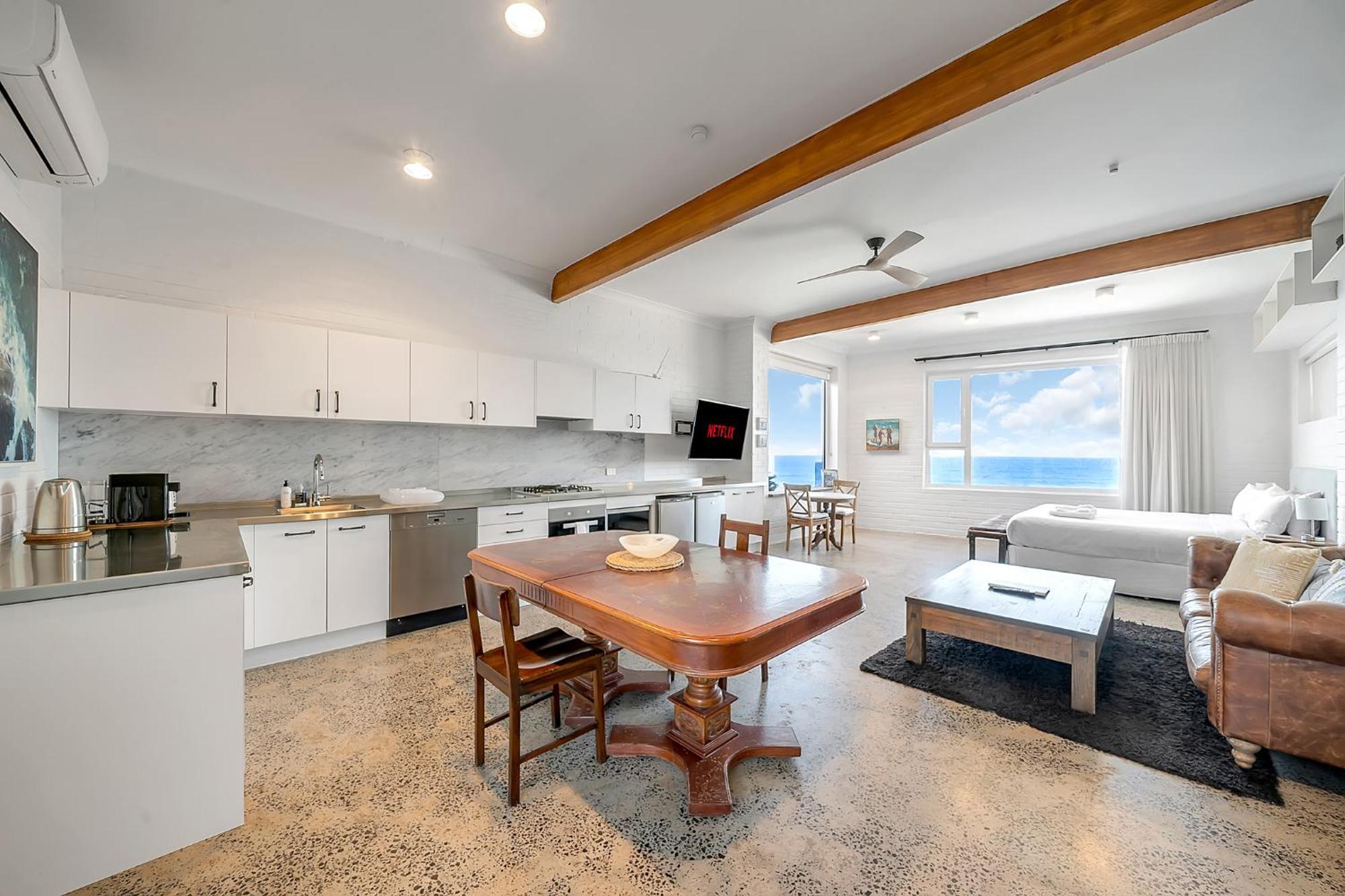Upscale Cliffside Studio With Ocean Views North Bondi Sidney Exterior foto