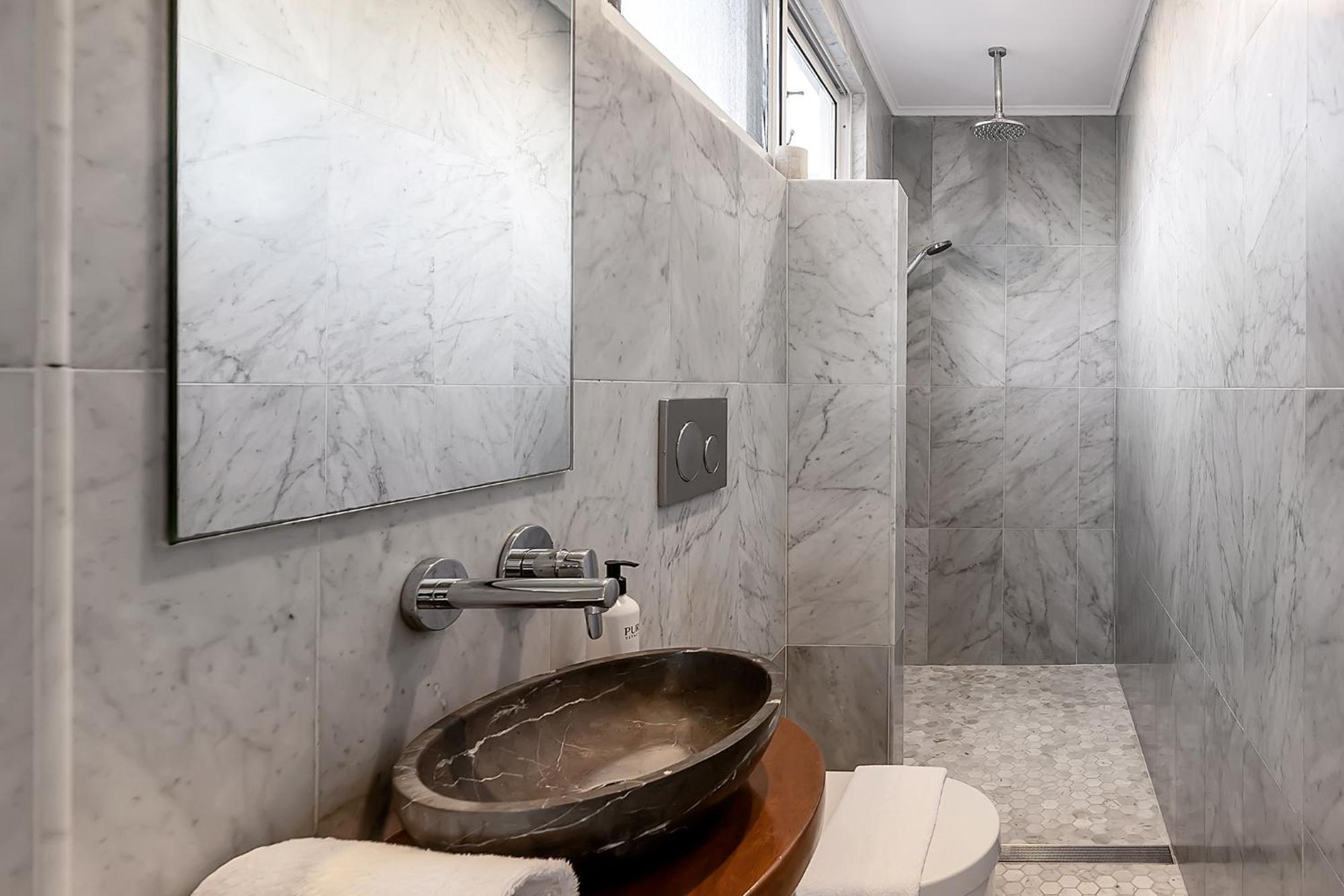 Upscale Cliffside Studio With Ocean Views North Bondi Sidney Exterior foto